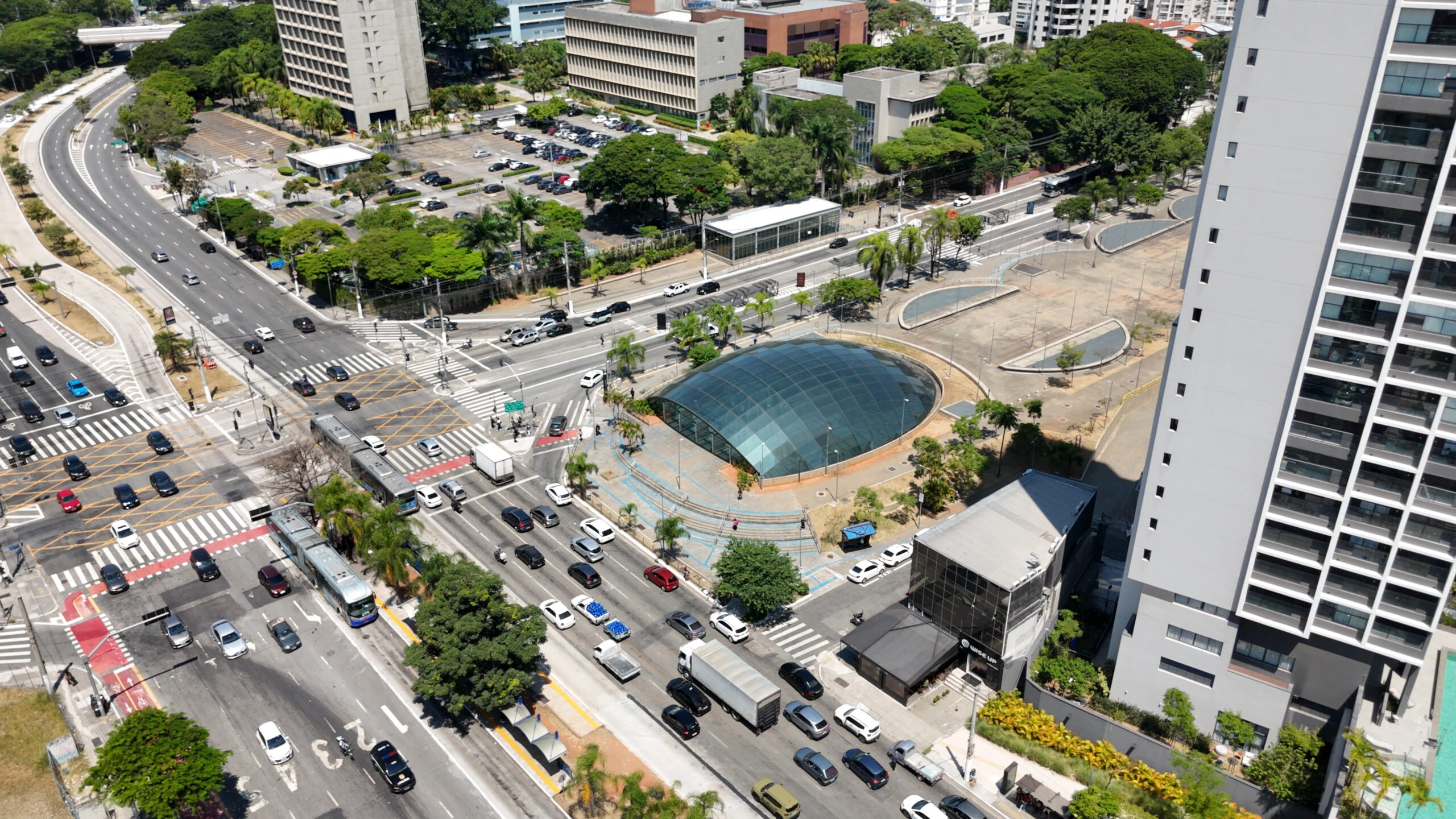 Haus Mitre Station - Brooklin